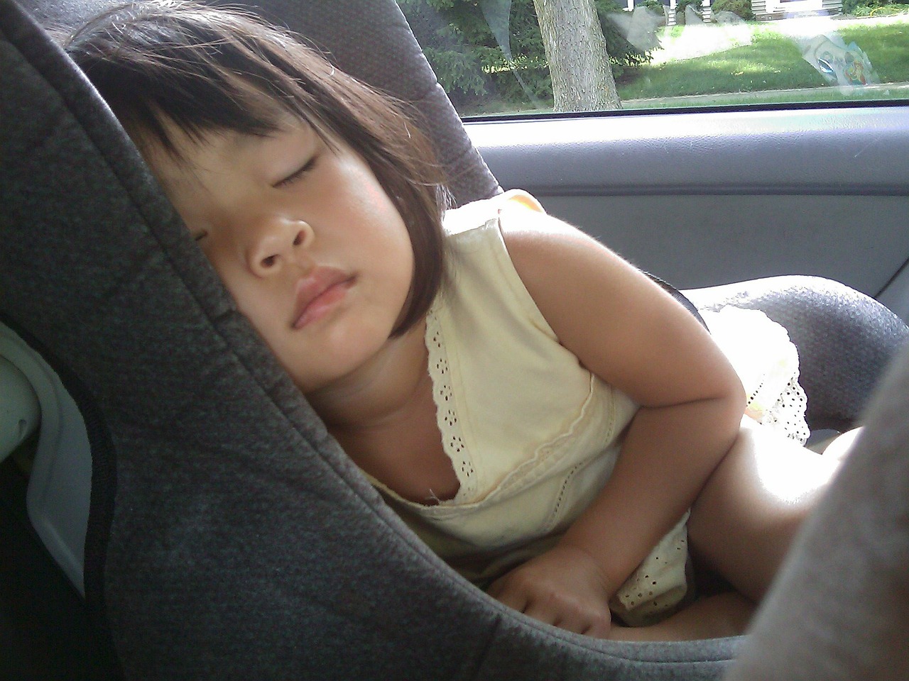 bambina auto.jpg